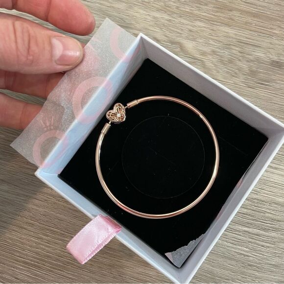 Pandora Moments Heart & Butterfly Bangle Bracelet White Silver NEW - Picture 1 of 6